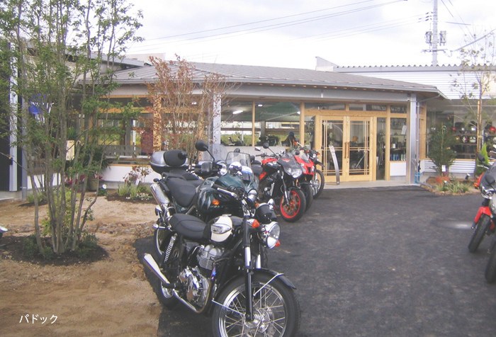 バイクのパドック